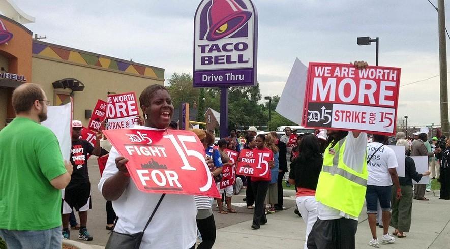 PRO/CON: Should the fast-food industry pay better wages? By McClatchy-Tribune, adapted by Newsela staff on 12.06.