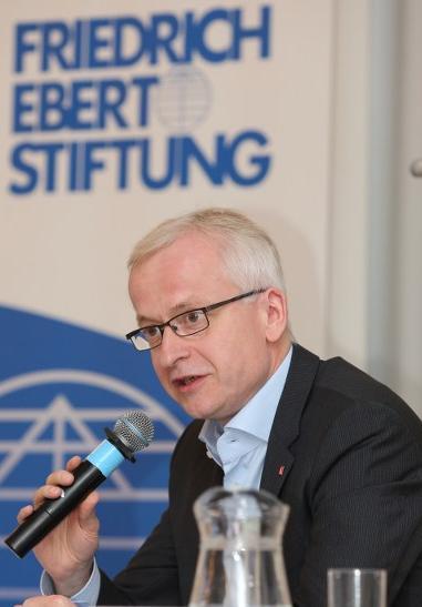 In order to take stock and map future prospects, the Friedrich Ebert Foundation (FES), the European Solidarity Centre (ECS) in Gdańsk and the Solidarność trade union have jointly organised a