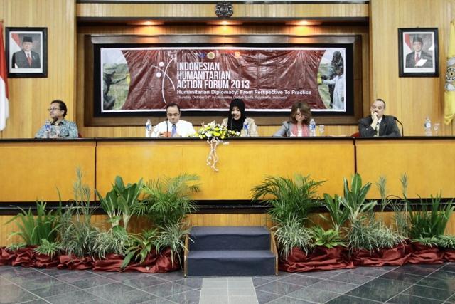theme of Humanitarian Diplomacy: From Perspective to Practice, collaborating with International Committee of the Red Cross (ICRC) Indonesia and Australian National University as the speakers, and
