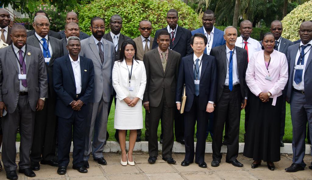 From Inception to Dakar Parliamentarians and Mr. Hideo Hato, the Commissioner of JPO (Photo: WIPO) The focus was placed on helping parliamentarians to become more familiar with the modern IP system.