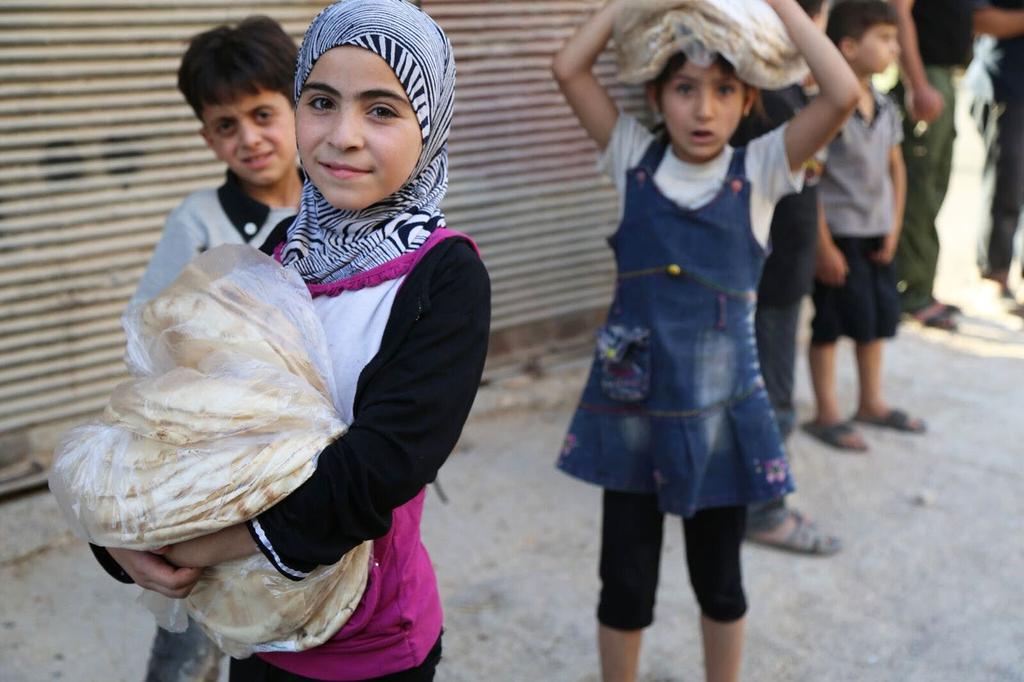 Fighting Hunger Worldwide SYRIA EMERGENCY FOOD ASSISTANCE TO THE PEOPLE AFFECTED BY UNREST IN SYRIA JUNE 2016 WFP/ Welmoed Korteweg HIGHLIGHTS WFP provided food assistance to more than 4.
