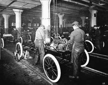 Age of Prosperity Employment and wages/salaries are strong in the 1920s as the economy expands Henry Ford