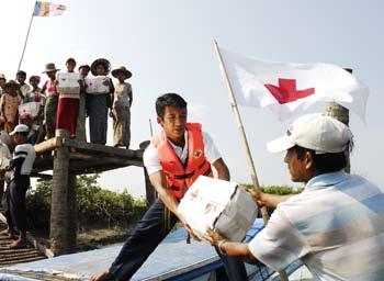8 (21%) How You Can Help In responding to the Indian Ocean Tsunami, the American Red Cross drew on more than 125 years of experience in domestic and international disaster response.