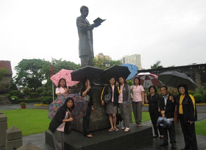 Lucia corner, Victoria Street, Intramuros, Manila and Fort Santiago last June 8, 2011. The activity was like walking down memory lane. Important events in the life of Dr.