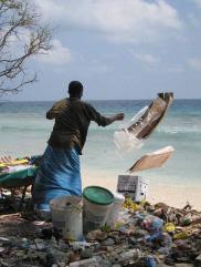 BUILDING RESILIENCE TO TSUNAMI IN INDIAN OCEAN Solid waste management: Due to its geographical figure, centralized solid waste management is limited in Maldives.