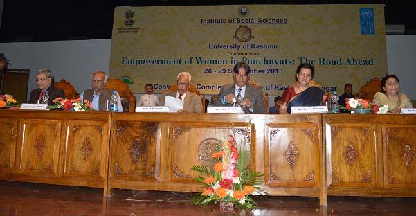 Valedictory Session From left to Right: Prof. M. Aslam, Vice Chancellor, Indira Gandhi National Open University, Dr. George Mathew, His Excellency N.N. Vohra, Governor of Jammu and Kashmir, Prof.