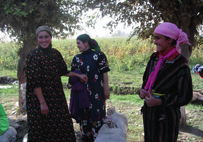 (September 2015) European Union, 2005 Female cotton pickers in