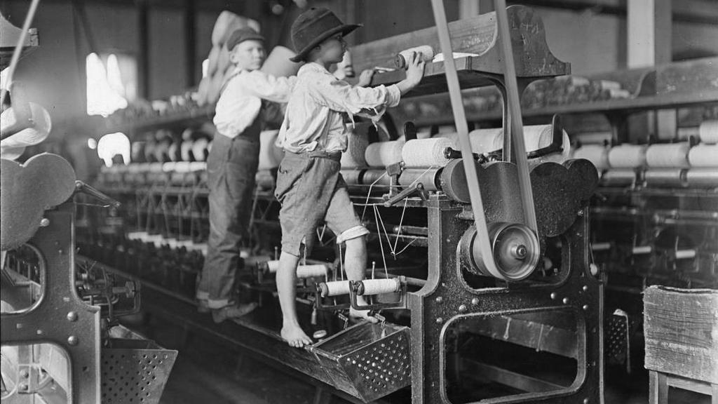 Working Conditions While factory owners grew richer and more powerful, the conditions of the new working class worsened.