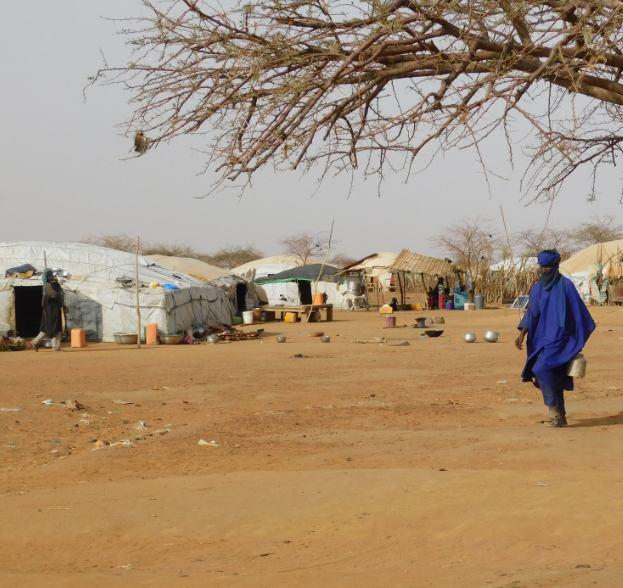 Given the prolonged crisis in Mali, UNHCR reoriented its programs towards resilience and progressive empowerment in order to make the refugee population less aid-dependent.