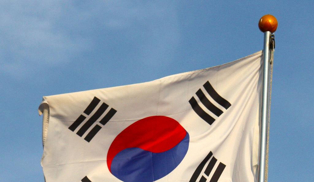 POLITICAL AND SECURITY AFFAIRS RELOCATING TRILATERALISM IN A BROADER REGIONAL ARCHITECTURE A SOUTH KOREAN PERSPECTIVE A brief for the Pacific Trilateralism Project by Yul Sohn E ver since the