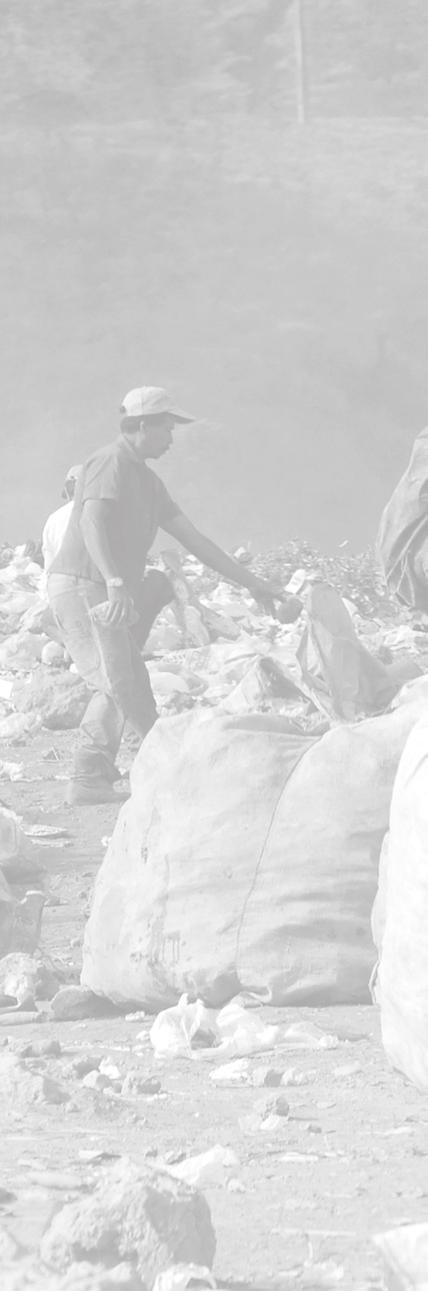 COVER STORY 15 Our daily garbage Collection of solid waste Regions (metric tons per day) 200,000 160,000 120,000 80,000 40,000 0 North Northwest Mid-West Southwest South BRAZIL Region (kilograms per