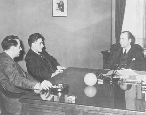 JANUARY 13, 1944 http://www.ushmm.org/outreach/en/article.php?moduleid=10007749 UNITED STATES TAKES ACTION: Meeting of the War Refugee Board in the office of Executive Director John Pehle.
