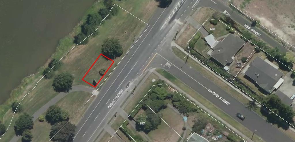 Map 3 Anzac Parade opposite Hakeke Street Sign to be at least 10m from the kerb and channel Available area for signs in red Original Sheet Size: Scale: 1:500 Projection: NZGD49 / New Zealand Map Grid