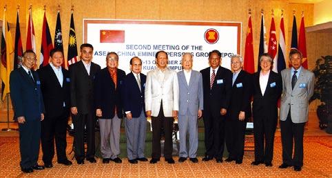 The ASEAN-China Eminent Persons Group Left to Right : H.E. Mr. Nguyen Manh Cam, H.E. Pehin Dato Lim Jock Seng, H.E. Dr. Aun Porn Moniroth, H.E. Mr. Jusuf Wanandi, H.E. Mr. Khamphan Simmalavong, H.