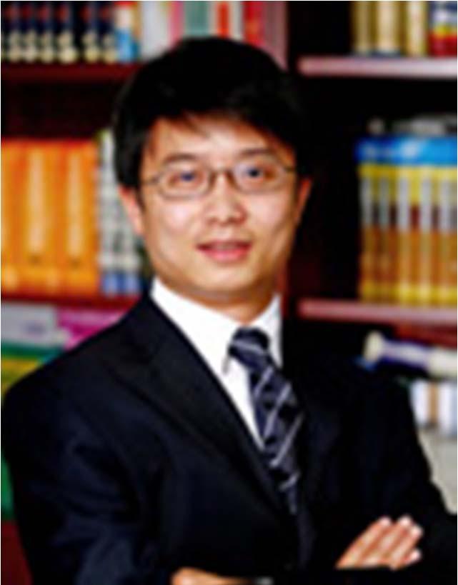 Cliff (Li Feng) Yang Cliff Yang s practice emphasizes Chinese patent prosecution, litigation, and IP counseling in the fields of mechanics, aerospace, automotive, electronics, manufacturing, optics,