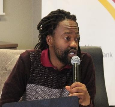 Note on the Contributors Dr. Philani Mthembu, Executive Director, Institute for Global Dialogue (IGD).
