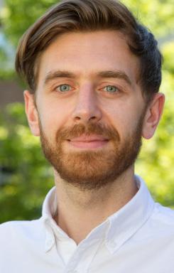 SIMON TONER Dorothy Borg Postdoctoral Scholar in Southeast Asian Studies Simon Toner is a Lecturer in Modern American History at the University of Sheffield (on leave 2016-2017).