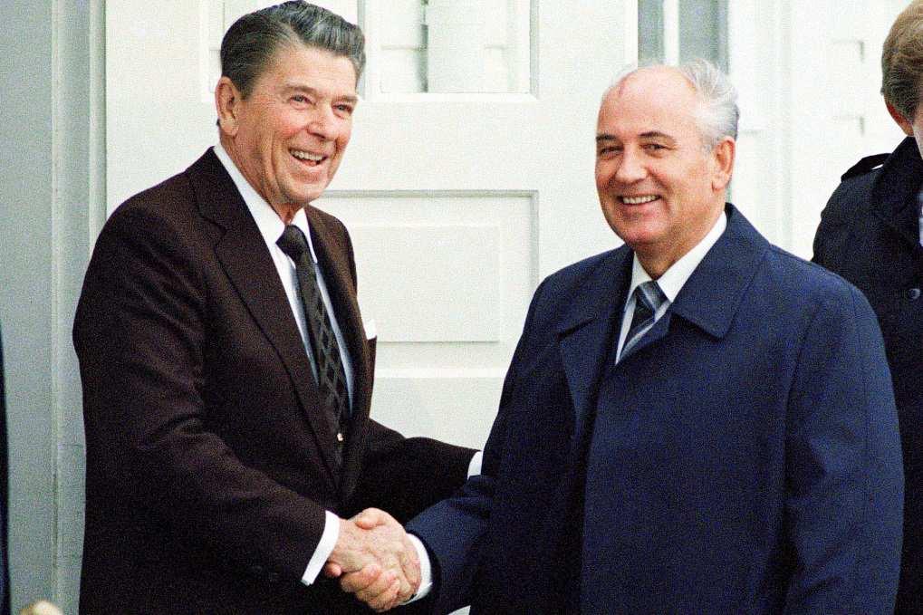 Iran-Contra Affair The did not damage Reagan s personal.
