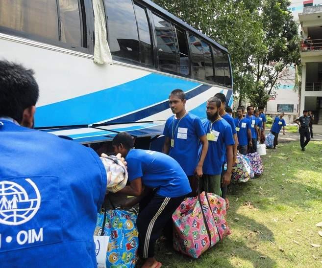 IOM also supported the Government in the return of 103 migrants from Myanmar over land. All of the 275 returnees were provided food and onward local travel assistance.