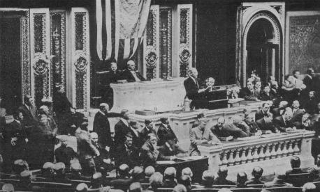 Wilson Battles the Bankers In June 1913, Woodrow Wilson appeared before a special joint session of Congress and