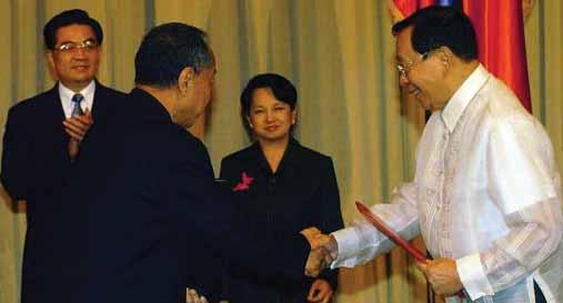 12 SETYEMBRE, 2007 KALAWAKAN SA EUROPA AKO ay Pilipino Romulo leads ASEAN Ministers in adoption of two key documents boosting migrant workers welfare In a move that bolsters the region s efforts to