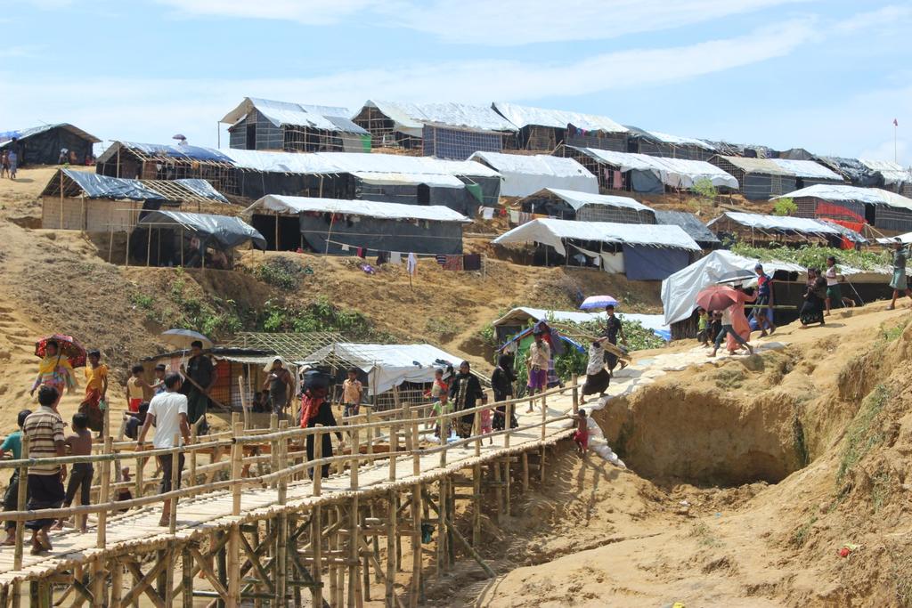 IOM Bangladesh: Rohingya Crisis Response Situation Overview The management and development of sites in Cox s Bazar, including both those that existed before the August 2017 influx and the new sites,