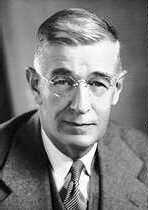 VANNEVAR BUSH: Photo courtesy of MIT Museum THE MAN BEHIND THE SCENES OF THE ATOMIC BOMB The U.S. government's atomic bomb project began with Albert Einstein's letter to President Franklin Roosevelt.