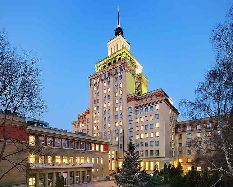Dates: Accommodation and venue: 38.Congress HOTEL INTERNATIONAL PRAGUE Koulova 15 160 00 Praha 6 www.internationalprague.cz GPS: 50.1094389N, 14.3930794E The hotel is placed in a quiet part of.