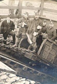 1902 Coal Strike In 1902, 140,000 coal miners in Pennsylvania went on strike Roosevelt
