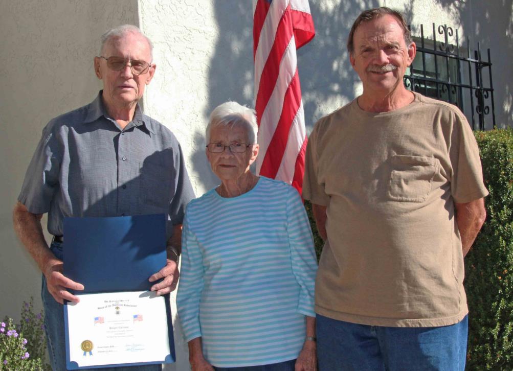 Tucson Chapter Issues Flag Certificates Submitted by Al Niemeyer The Tucson Chapter Color Guard issued Flags Certificates on November 23rd, 2016 as follows: Al Niemeyer presented a Flag Certificate