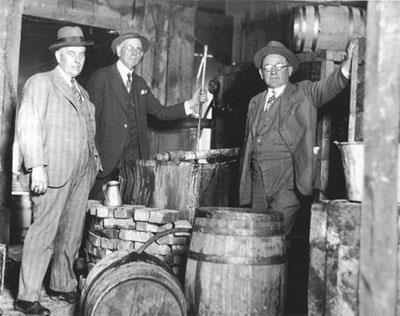 Many Americans did not believe drinking was a sin Most immigrant groups were not willing to give up drinking To obtain liquor, drinkers went underground to hidden saloons