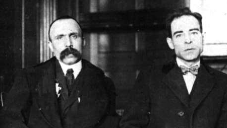 THE EXTREME RED SCARE The Trial of Sacco and Vanzetti Two Italian immigrants charged with robbery & murder in Massachusetts Accused of being anarchist- really communist