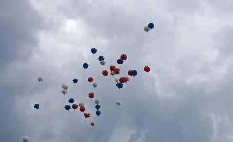 Top to bottom: Balloons flying into the sky on Russia Day protests, June 2017; 2007 Duma elections campaign billboard, Moscow Votes for Putin. Vote No.