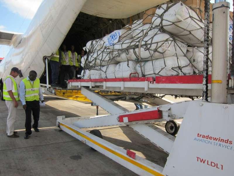 AIR LAUNCH TO SOUTHERN SUDANESE REFUGEES On December 20 th UNHCR launched an airlift