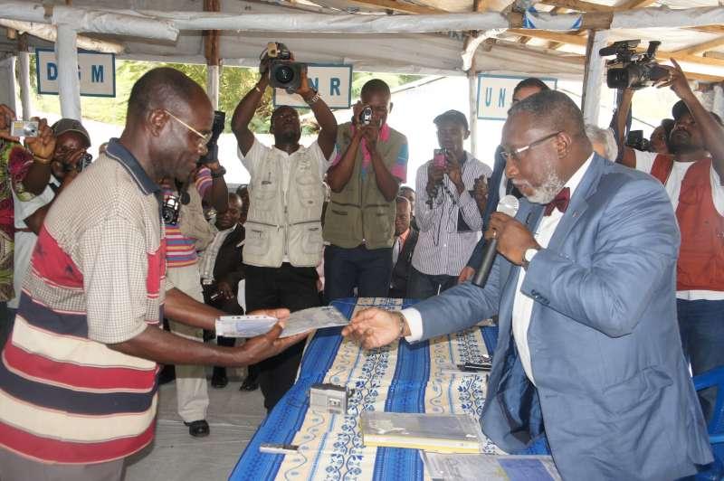 REFUGEE RETURNEES IN EASTERN CONGO GET TITLE DEEDS Refugee s returning to Eastern Congo received deeds to their land Meant to prevent
