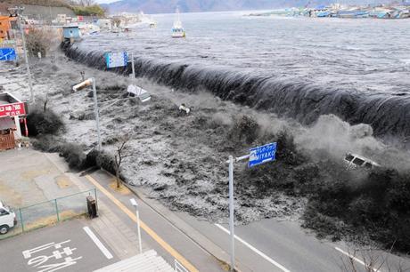 Recap on three disasters Tohoku, Japan: the 2011 GEJE and Tsunami Tsunami inundation Wide area (500 km of shore) Inundated 560km 2 (=