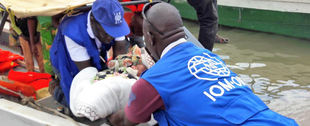 In a week, the operation, supported by IOM Search and Rescue and Protection experts, had evacuated 456 asylum seekers from four landing sites in the districts of Hoima and Kagadi.
