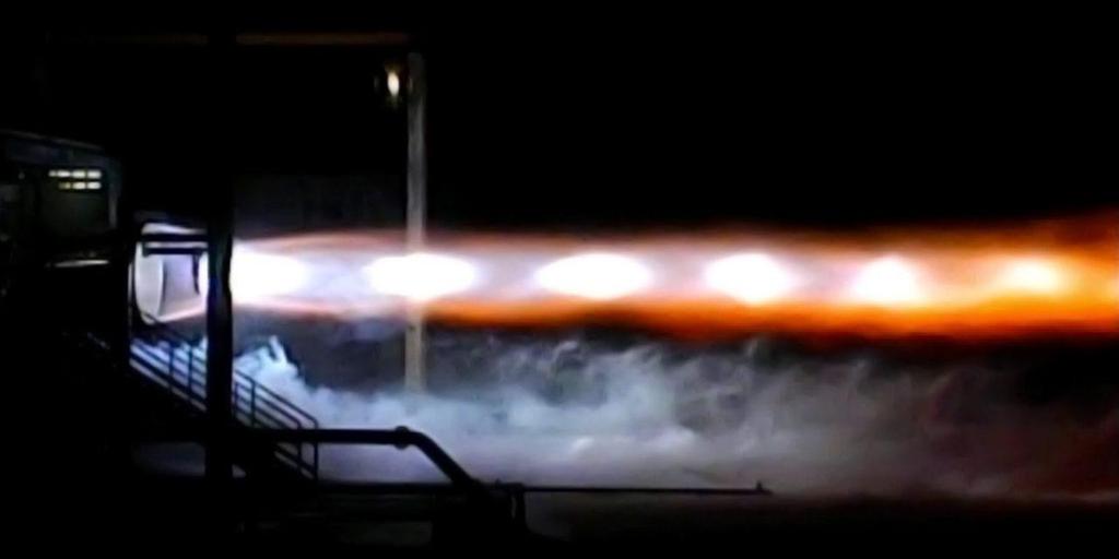 Blue Origin Testfires BE4 Engine BE-4 engine hot-fire test. Photo Credit: Blue Origin Blue Origin is moving forward with its rocket development program, hot-firing a 550,000-pound-force (2,446.