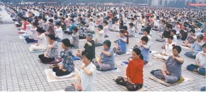 On April 25, 1999, over 10,000 Falun Gong practitioners gathered