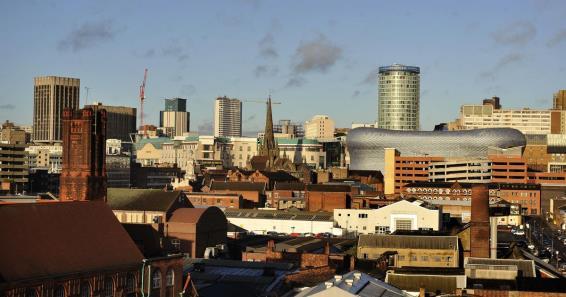 How important is Birmingham nationally? Birmingham is the United Kingdom's second largest city. Birmingham has a population of 1,101,360, which again is the largest population outside of London.