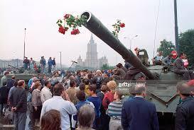 Protestors gather at parliament, where Yeltsin had his office Aug 20 hardliners