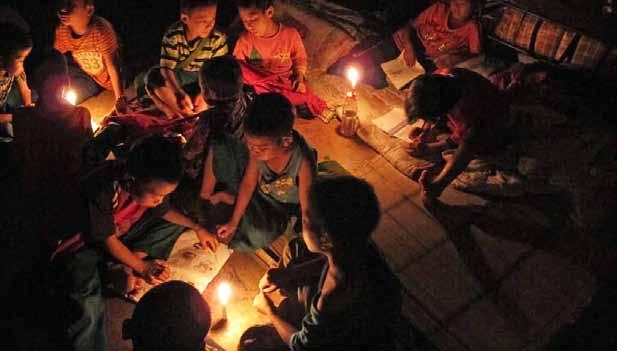 44 the pulse THE MYANMAR TIMES july 1-7, 2013 Victims of war Children try to study in the candlelight at a Kachin refugee camp. Photo: Htein Win ei ei thu 91.eieithu@gmail.
