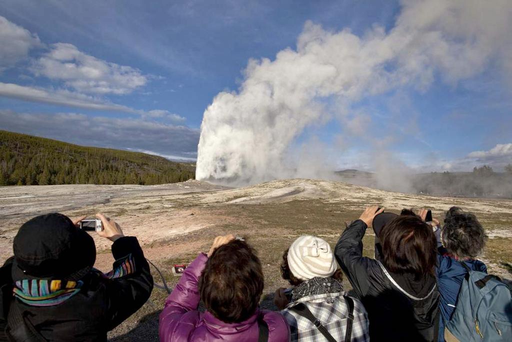 Love of National Parks Yellowstone National Park hired three Chinese speaking