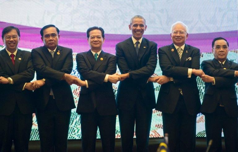 America & ASEAN Phase 1: During the Cold War, a clear strategic alignment of interests led to a very close relationship. Phase 2: Began with the end of the Cold War.