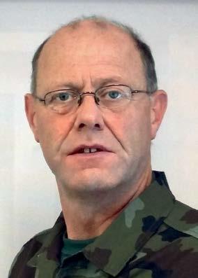 Authors Garry Mckeon Major Garry McKeon je že več kot 34 let zaposlen v Irskih obrambnih silah.
