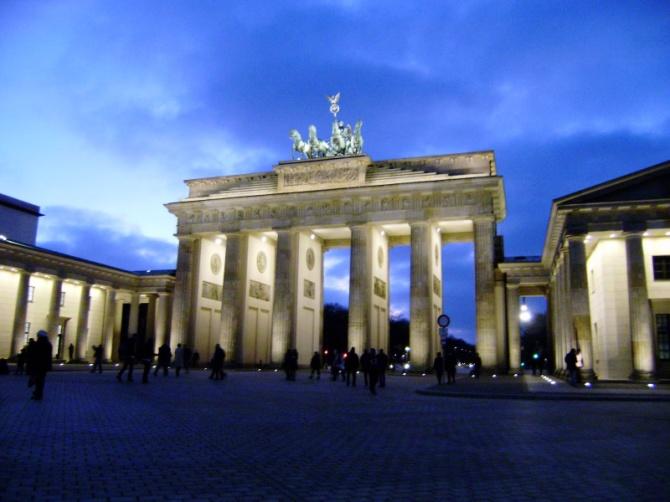 Berlin May 1999 cctlds are part of the DNSO together with gtld registries, ISPs, Registrars, as well as commercial