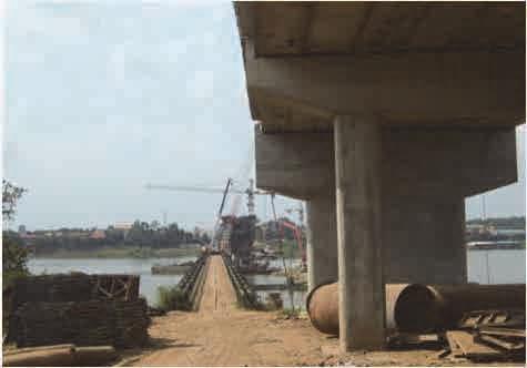 Net clearance of navigation in Bassak River is designed 45 m wide and 8 m high. The completion is expected in 2015. For a time being, existing roads will be used as the connecting road from No.