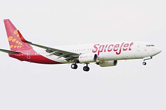 BUSINESS 33 Indian airlines soar but experts warn of turbulence ahead A major acquisition by Indian budget airline SpiceJet this week underscored the vast potential of the world s fastest-growing