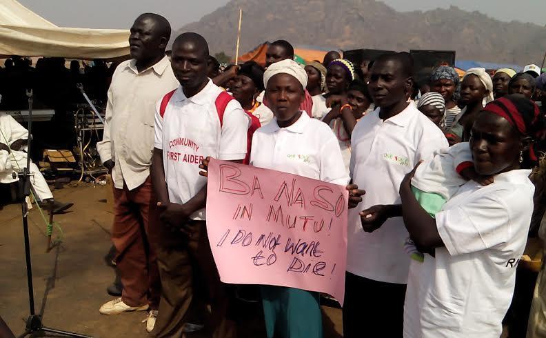 NIGERIA S CRITICAL MOMENT Preventing Election Violence March 2015 Introduction Youth in Plateau disseminate non-violence messages during a peer-to-peer voter awareness event.