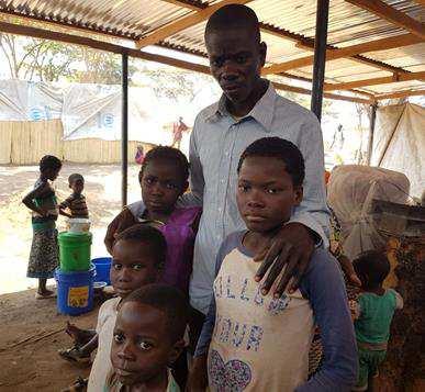Unaccompanied and separated Congolese children a worry for UNHCR As the number of refugees in Zambia s Kenani transit centre exceeds 14,600 people, unaccompanied and separated children make up an
